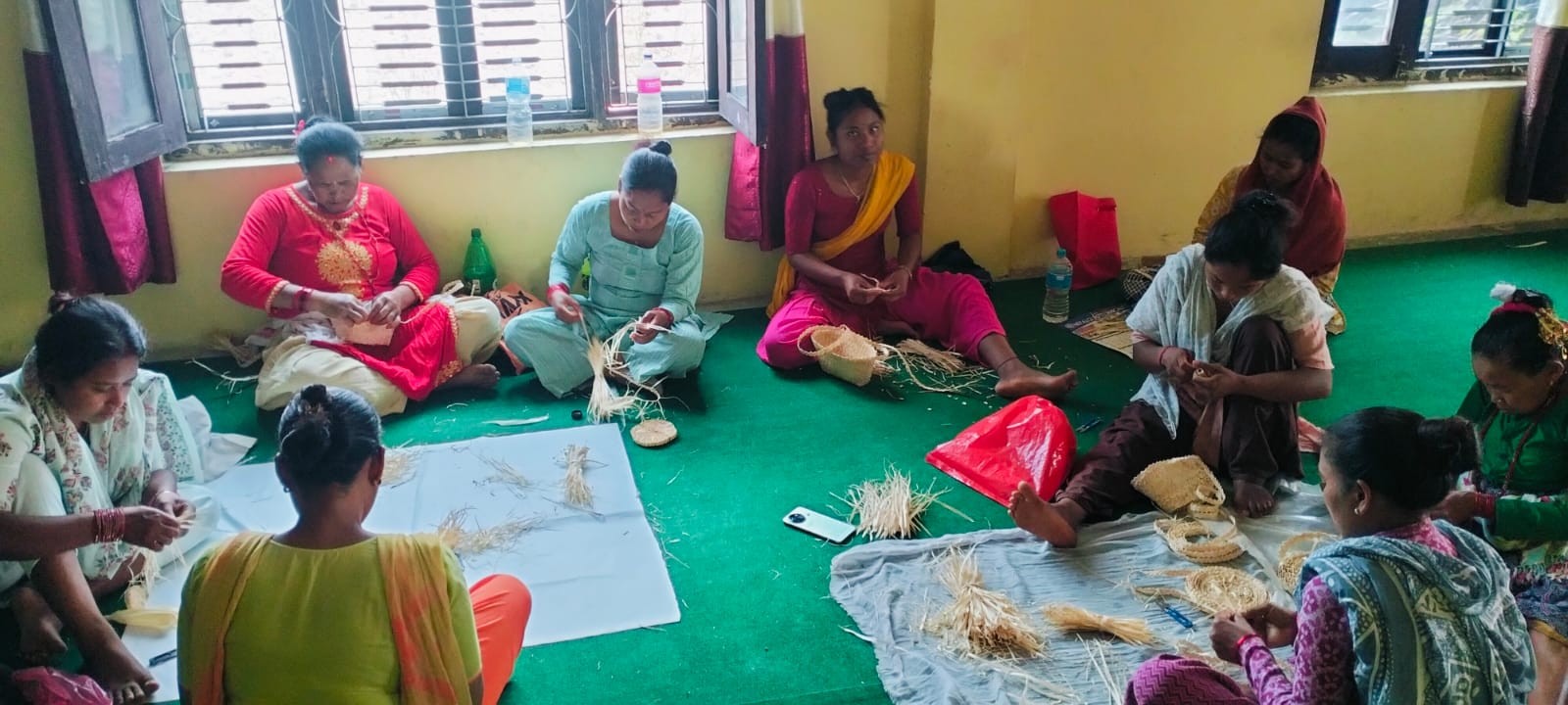 मकैको प्वाँख र थाकलबाट हस्तकला सिकाउँदै राप्तीसोनारी  