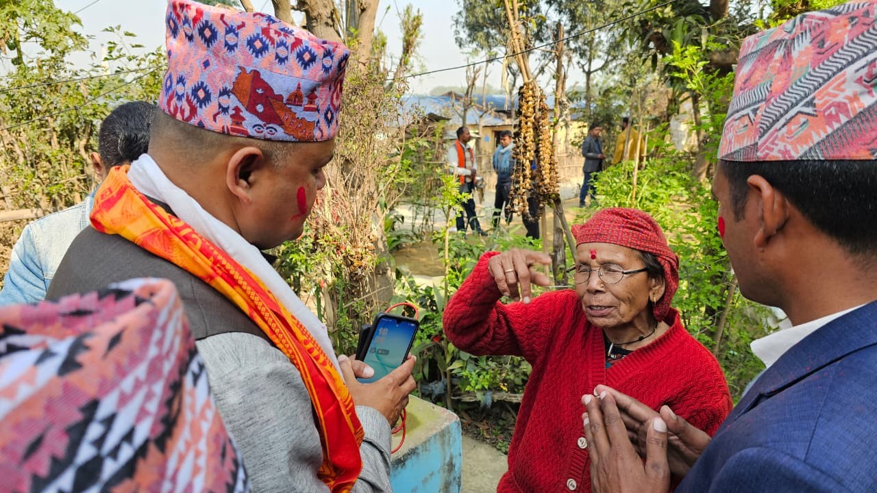 मतदातामाझ शुधान्सुः मतदाता भन्छन्-'कांग्रेस बदलिएर आएको छ, रुखमा मतदान गर्छौं'