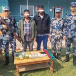 श्रोत नखुलेको ८ लाख रुपैयाँसहित २ जना पक्राउ