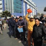 उपचार नपाएपछि बिरामीहरुले गरे अस्पतालमै प्रदर्शन