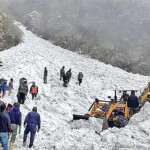 हिम पहिरोमा ३ नेपालीसहित ७ पर्यटकको मृत्यु