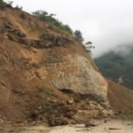 सुख्खा पहिरोले नारायणगढ-मुग्लिन सडक अवरुद्ध