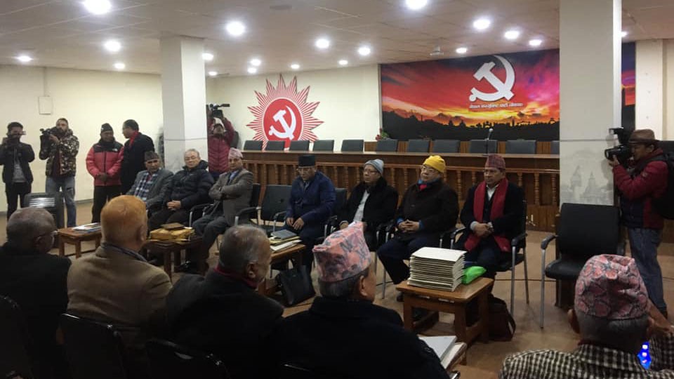 नेकपा स्थायी समिति बैठक : बैठकको बीचैमा नेकपाका ११ नेता ‘लन्च मिटिङ’ गर्न शीतलनिवासमा