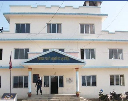 तुलसीपुरको कमान्ड सम्हाले लगत्तै डिएसपी सिंहलाई सफलता,ब्राउनसुगरसहित ३ जना पक्राउ