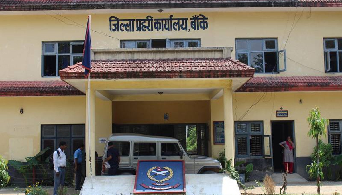 तीन बोरा अवैध सुर्तीसहित एक जना पक्राउ