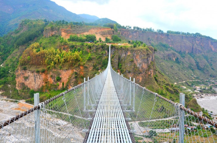 नेपालकै लामो झोलुङ्गे पुलमा सञ्चालनमा नआउँदै त्रुटि