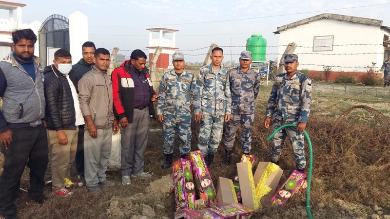 जयसपुर बिओपीद्वारा डेढ लाखको पटाका बरामद,अध्यक्षको रोहबरमा गाडियो