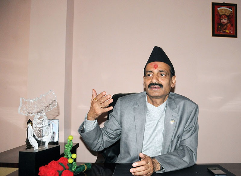 कांग्रेस नेता जोशीको उपचारमा  सरकारले १० लाख  सहयोग गर्ने