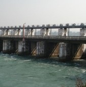 दुई छोरासहित आमा गण्डक नहरमा हाम फालेर बेपत्ता