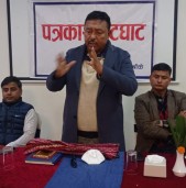 पार्टीभित्र विरोधका लागि विरोध नगरौं, एकताबद्ध कांग्रेस बनाउन लागौंः गिरी