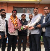 एमविविएसमा नाम निकालेका आचार्यलाई आदर्शद्वारा सम्मान