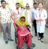 जानकीमा अपांगता भएकालाई ह्विलचियर र ट्राईसाइकल वितरण
