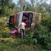 सल्यानमा बस दुर्घटना हुँदा दुई जनाको मृत्यु