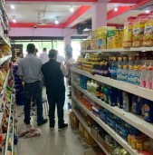 दाङमा म्याद गुज्रिएको सामान बिक्रि गर्ने ३ वटा पसललाई २/२ लाख जरिवाना