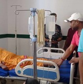 संविधान दिवसमा भेरी अस्पतालका २०० विरामीलाई फलफूल वितरण