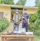 बाँकेको नरैनापुरबाट पेस्तोल र बन्दुकसहित केवट पक्राउ