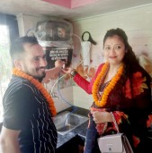 वैवाहिक वर्षगाँठमा नेपालगन्जका स्वास्थ्यकर्मी बस्नेत दम्पतीको मानवीय सेवा
