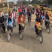 नरैनापुर गाउँपालिकाको नमूना कार्य, ६ सय छात्रालाई निःशुल्क साइकल वितरण