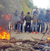 गाडीको ठक्करबाट वडा अध्यक्षको निधनपछि सुर्खेतको छिन्चु बजार बन्द