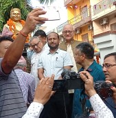 नेपालगन्जमा भानुभक्तको शालिक अनावरण