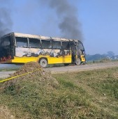 स्कुल बसको ठक्करबाट दुई जनाको मृत्यु, स्थानीयले गरे बसमा आगजनी