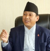 माधव नेपाल समूहकै कारण चुनावमा जानु परेको हो:  पार्वत गुरुङ
