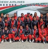 प्रीति राईको कप्तानीमा नेपाली यू-२० महिला फुटबल टोली ढाका प्रस्थान
