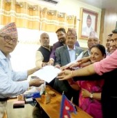 लुम्बिनीमा डिल्ली चौधरीलाई मुख्यमन्त्री बनाउन ५३ सांसदले बुझाए हस्ताक्षर