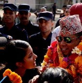 रेशम चौधरी जेलमुक्त, सरकारको चौतर्फी विरोध
