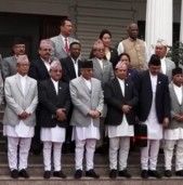 प्रधानमन्त्रीसँग को-को मन्त्री जाँदैछन् भारत भ्रमण ?