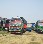बाँकेका ट्रक व्यवसायी ढुवानीका साधन थन्क्याएर आन्दोलनमा