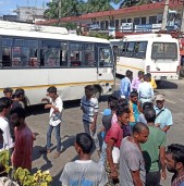 नेपालगञ्जमा सडकमै गाडी तेस्र्याएर हड्ताल !
