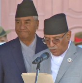 नवनियुक्त प्रधानमन्त्री प्रचण्डले लिए सपथ