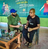 बर्दियामा फलामे साङ्लोले बाँधेर राखिएका युवाको उद्दार