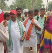 डुडुवामा विहानैदेखि काँग्रेसको घरदैलो सुरु