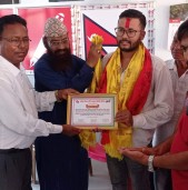 सुशिल कोइराला क्यान्सर अस्पतालका अध्यक्ष मल्ललाई स्वागत तथा सम्मान