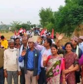 राप्तीसोनारीमा कांग्रेस जिताउने अभियानमा नेता-कार्यकर्ता गाउँगाउँमा