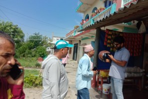 लोकतान्त्रिक प्यानलको घरदैलो अभियानः “जनताको घर-घरमा पानी पु¥याउँछौं”