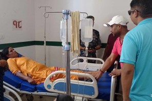 संविधान दिवसमा भेरी अस्पतालका २०० विरामीलाई फलफूल वितरण