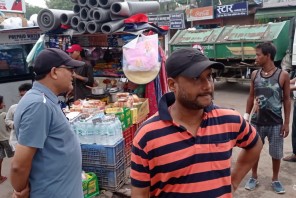 स्वास्थ्यजन्य फोहरमाथि मेयरको निगरानी, सरसफाई अवस्थाबारे अनुगमन