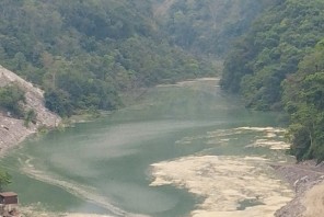 सुक्खा पहिरोले अरुण नदी थुनियो