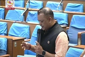गगन थापाको प्रश्न-'काठमाडौंमा एक्लै हिंड्न नमिल्ने भएको हो ?