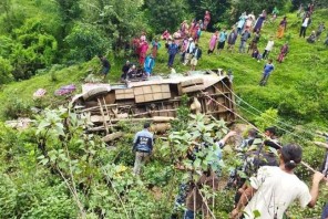 रोल्पामा बस दुर्घटना हुँदा ४ जनाको मृत्यु, १८ घाइते