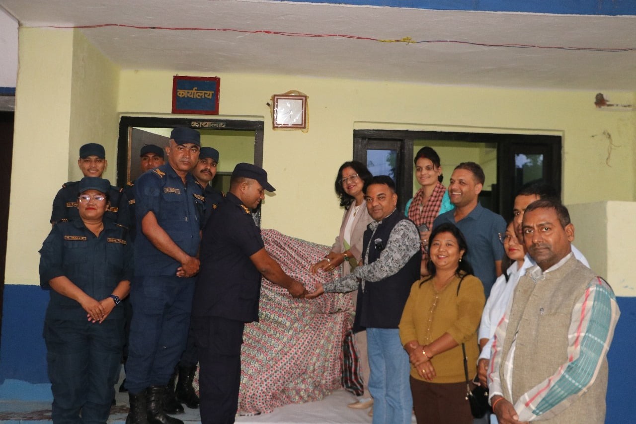 इलाका प्रहरी कार्यालय जयसपुरलाई कपडा हस्तान्तरण