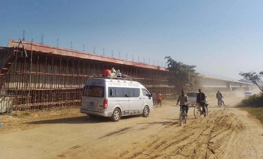 बाँकेमा निर्माणाधीन अवस्थामा रहेको हुलाकी सडक पूर्वपश्चिम राजमार्गको विकल्प बन्दै