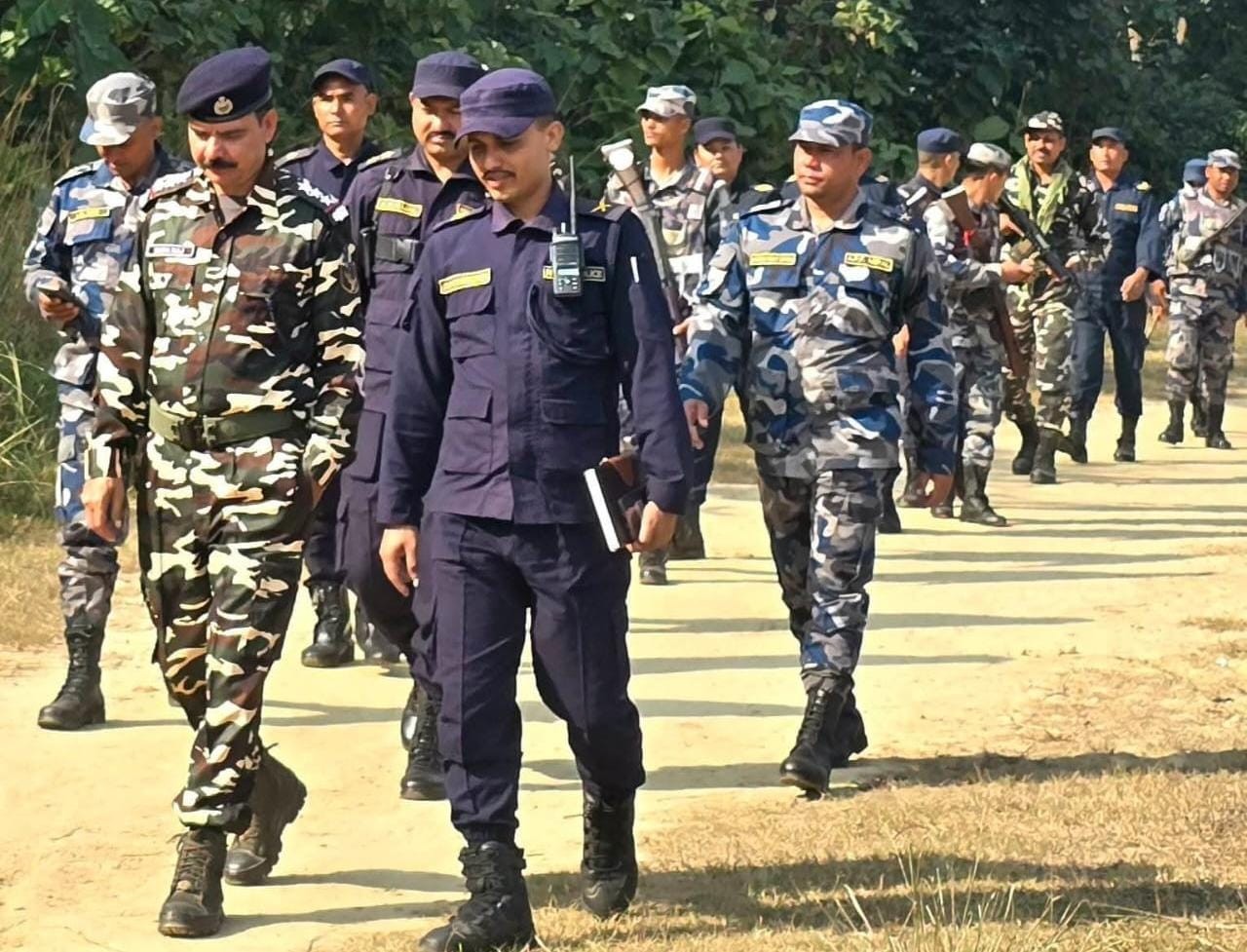 खजुरा क्षेत्रको नेपाल-भारत सीमामा अवैध गतिविधि रोक्न दुबै देशका सुरक्षा निकाय एकैसाथ गस्तीमा