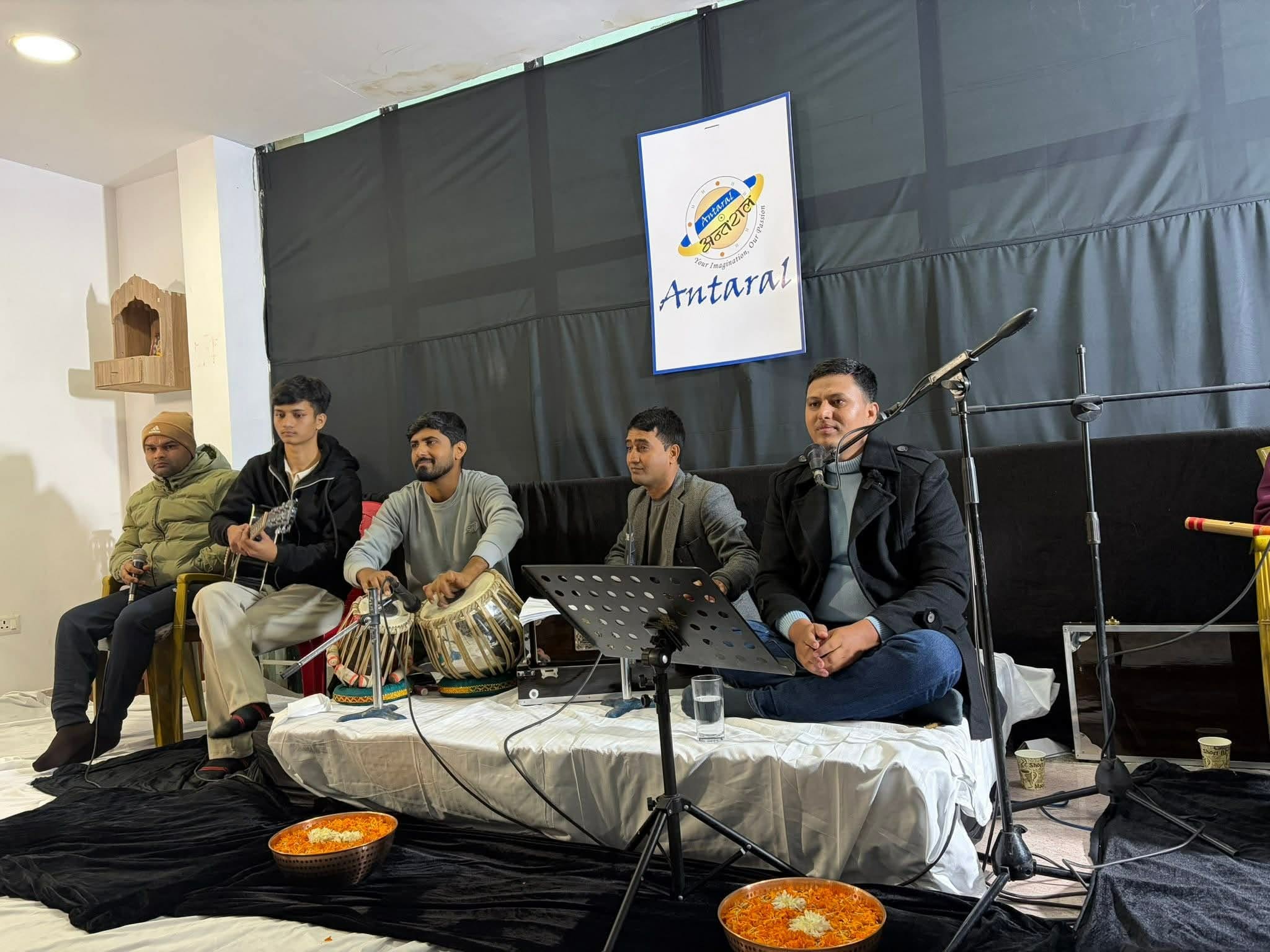 अन्तरालमा बीपीका कवितामा भिजे दर्शक स्रोता