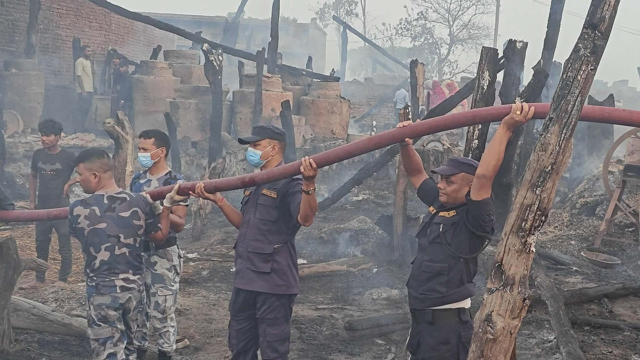 नरैनापुरमा आगलागी, १५ घर जले
