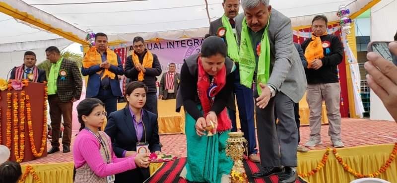 नेपालगञ्जको आदर्श स्कुलले मनायो १९ औं बार्षिकोत्सब