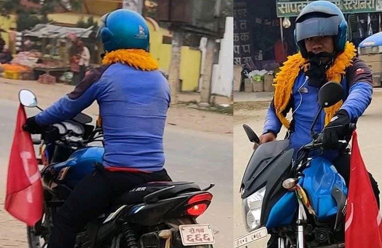 वडा कार्यालयको सरकारी मोटरसाइकलमा नेकपाको झण्डा फरर